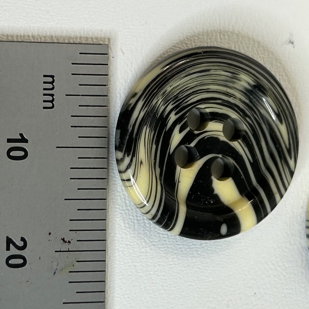 12pc Black Cream Marbled Swirl Buttons 20mm Round 4-Hole Coat Blazer Fasteners - Picture 3 of 3